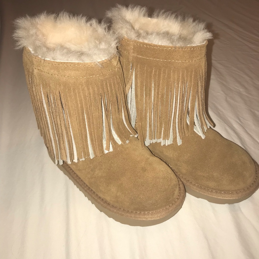NWOT girls UGG boots